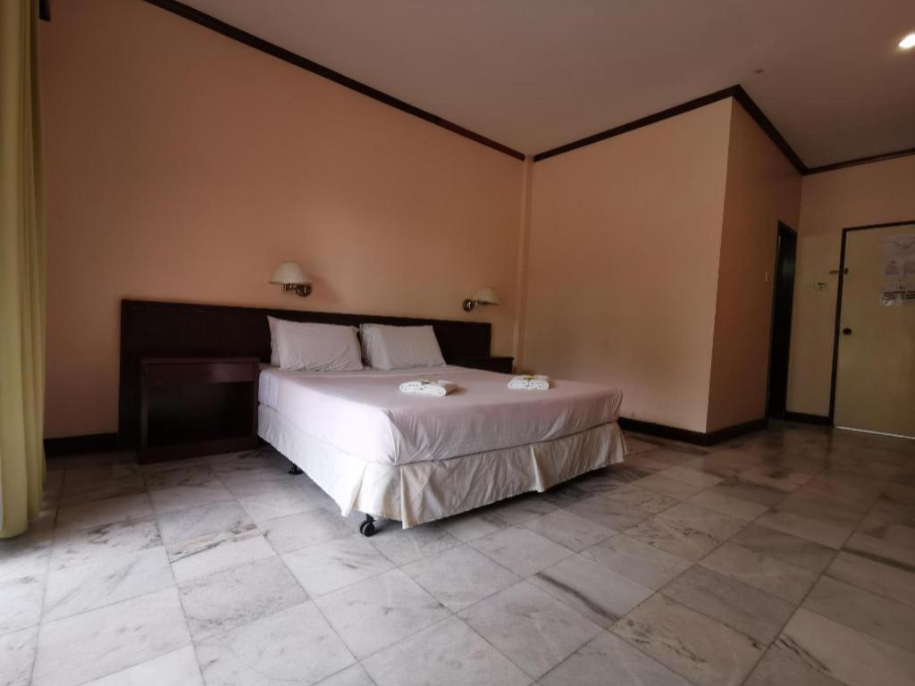 Oyo 89972 Borneo Paradise Beach Hotel كوتا كينابالو المظهر الخارجي الصورة
