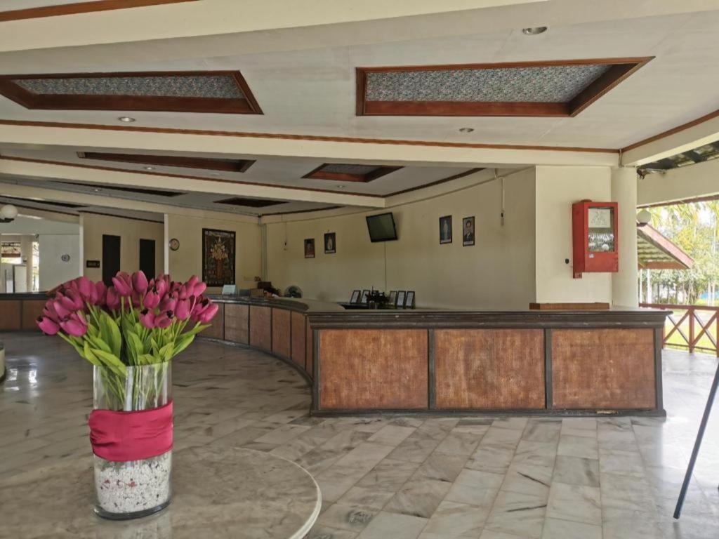 Oyo 89972 Borneo Paradise Beach Hotel كوتا كينابالو المظهر الخارجي الصورة