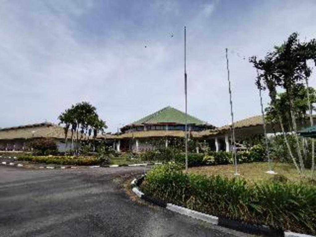 Oyo 89972 Borneo Paradise Beach Hotel كوتا كينابالو المظهر الخارجي الصورة