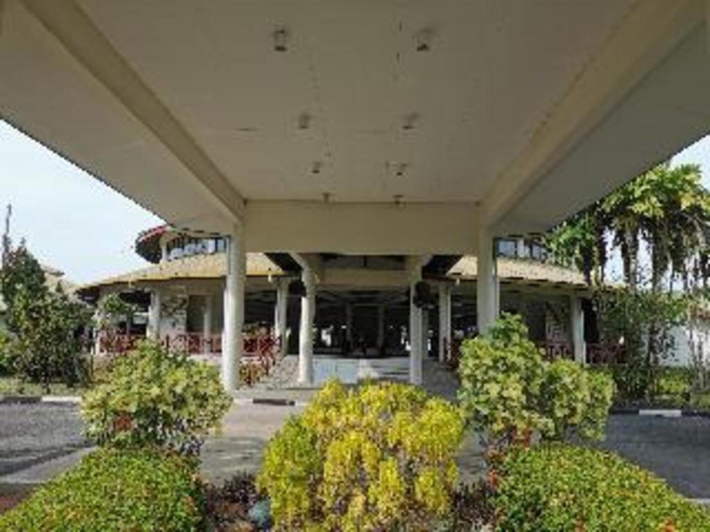 Oyo 89972 Borneo Paradise Beach Hotel كوتا كينابالو المظهر الخارجي الصورة