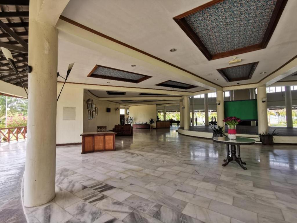 Oyo 89972 Borneo Paradise Beach Hotel كوتا كينابالو المظهر الخارجي الصورة