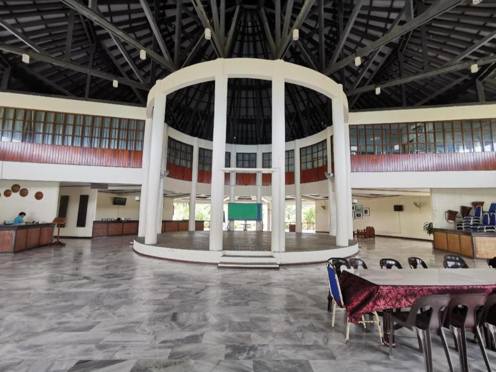 Oyo 89972 Borneo Paradise Beach Hotel كوتا كينابالو المظهر الخارجي الصورة