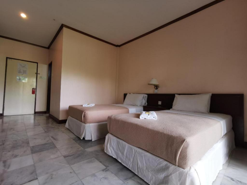 Oyo 89972 Borneo Paradise Beach Hotel كوتا كينابالو المظهر الخارجي الصورة