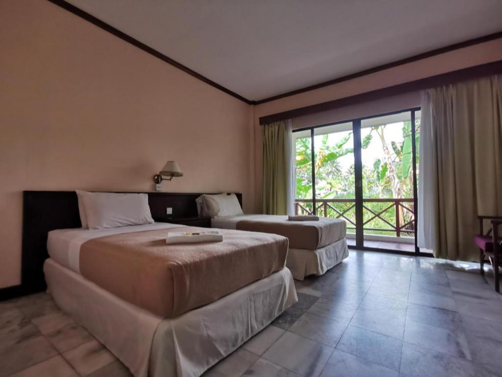Oyo 89972 Borneo Paradise Beach Hotel كوتا كينابالو المظهر الخارجي الصورة