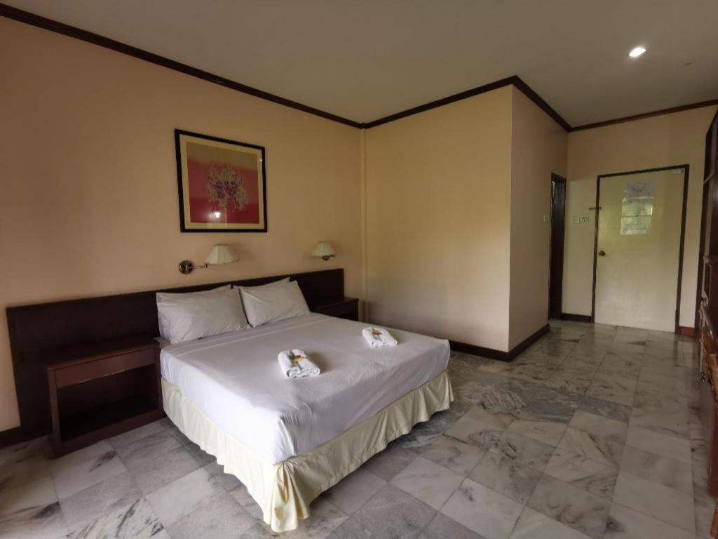 Oyo 89972 Borneo Paradise Beach Hotel كوتا كينابالو المظهر الخارجي الصورة